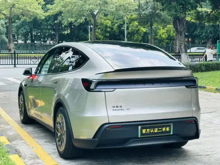 Model Y L 2026 Model Standard Edition