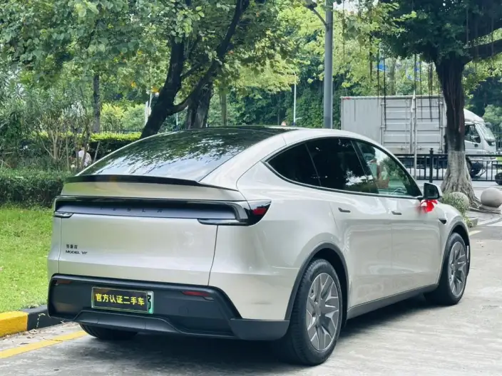 Model Y L 2026 Model Standard Edition – фото 6