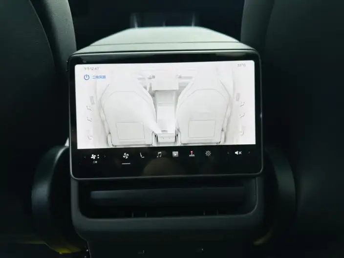 Model Y L 2026 Model Standard Edition – фото 8