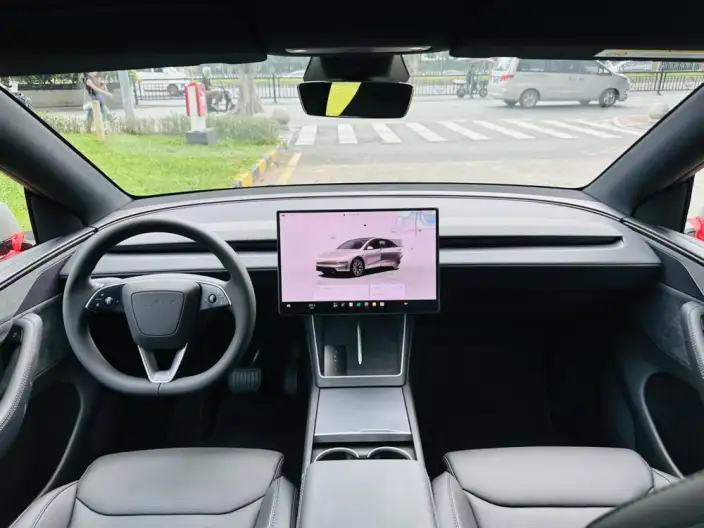 Model Y L 2026 Model Standard Edition – фото 10