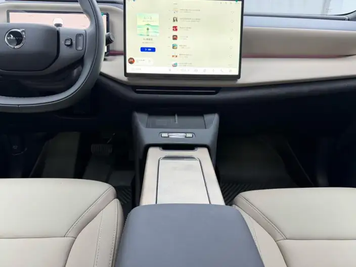 Volvo XC70 2026 Model 2WD Long Battery Life Pro – фото 8
