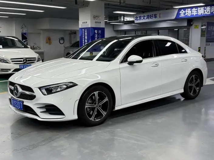 Mercedes-Benz A-class 2022 Model A 200 L Sports sedan Fashion Edition – фото 1