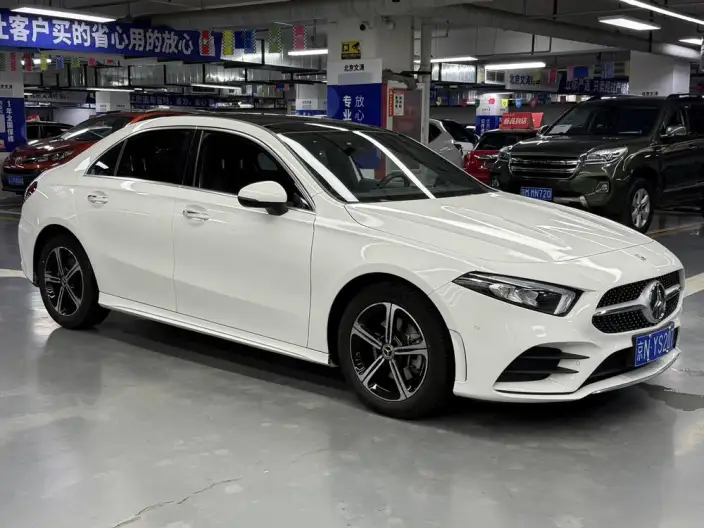 Mercedes-Benz A-class 2022 Model A 200 L Sports sedan Fashion Edition – фото 3