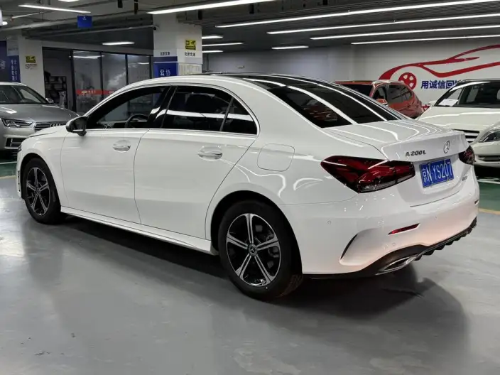 Mercedes-Benz A-class 2022 Model A 200 L Sports sedan Fashion Edition – фото 4