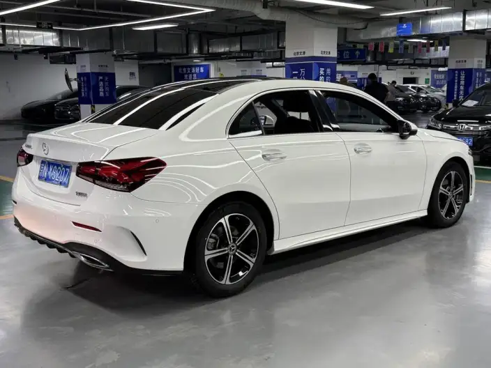 Mercedes-Benz A-class 2022 Model A 200 L Sports sedan Fashion Edition – фото 6