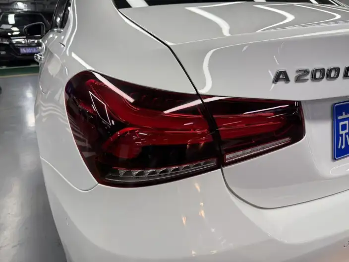 Mercedes-Benz A-class 2022 Model A 200 L Sports sedan Fashion Edition – фото 9