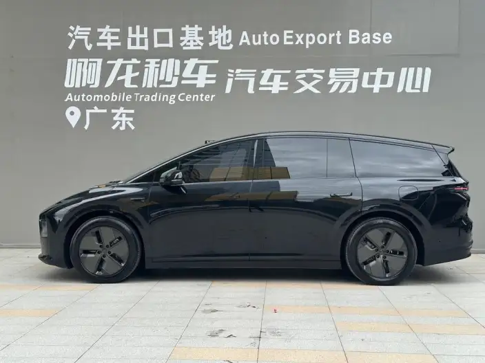 Li Auto i8 2025 Model Standard Edition