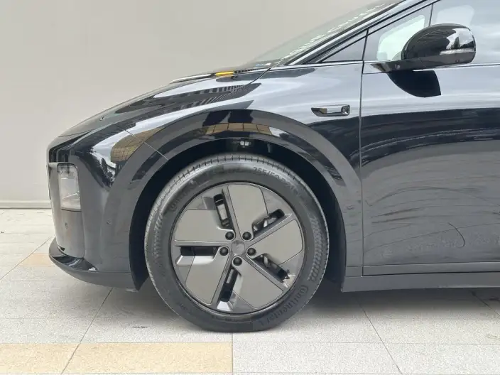Li Auto i8 2025 Model Standard Edition – фото 6