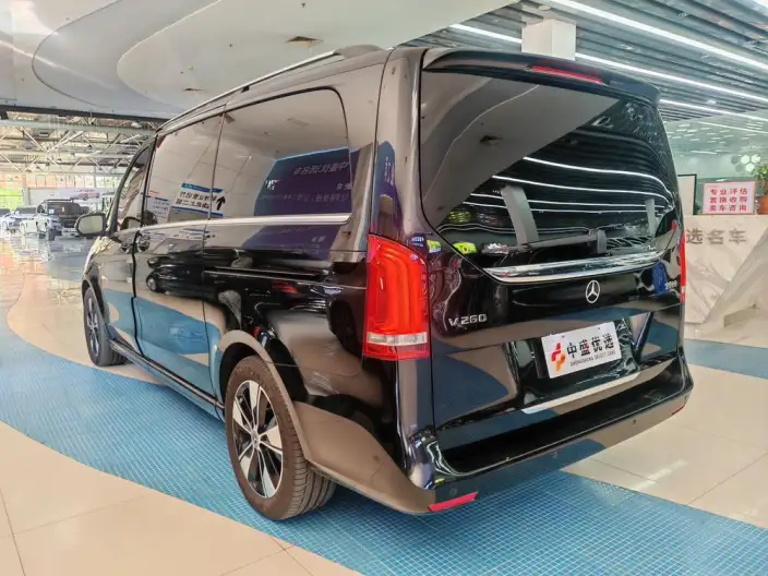 Mercedes-Benz V-Class 2022 Model V 260 Premium Edition – фото 3