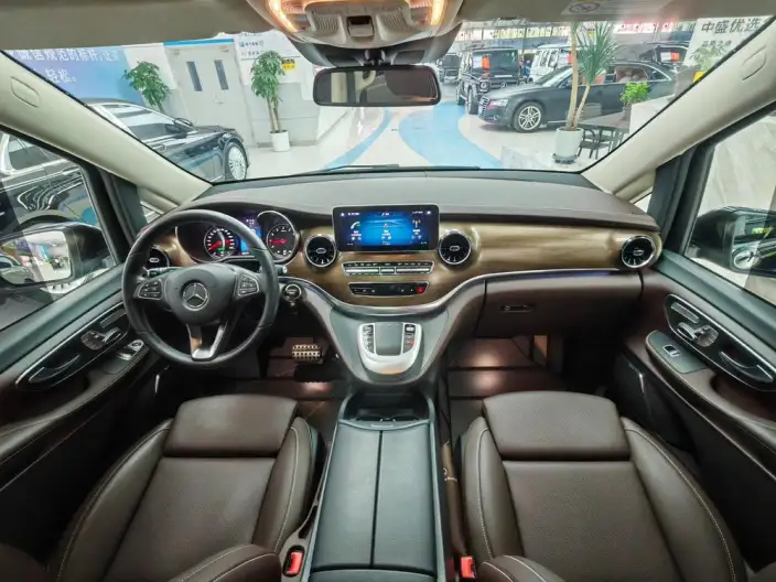 Mercedes-Benz V-Class 2022 Model V 260 Premium Edition – фото 6