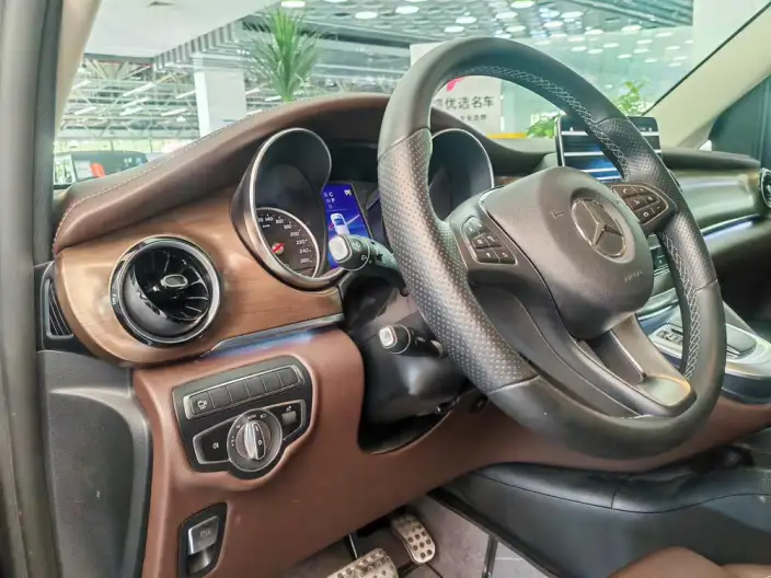 Mercedes-Benz V-Class 2022 Model V 260 Premium Edition – фото 8