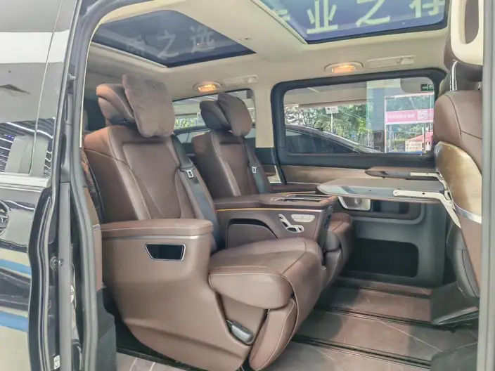 Mercedes-Benz V-Class 2022 Model V 260 Premium Edition – фото 10