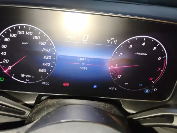 Mercedes-Benz GLC 2024 Model GLC 260 L 4MATIC Luxury Model 5 seat – фото 6