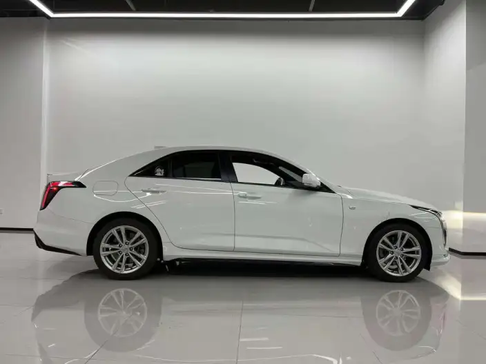 Cadillac CT4 2021 Model 28T Fashion Model – фото 6