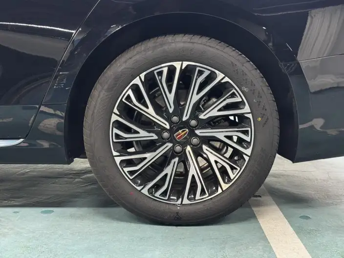 Hongqi H5 2025 Model 2.0T Automatic Flag Enjoy Edition – фото 9