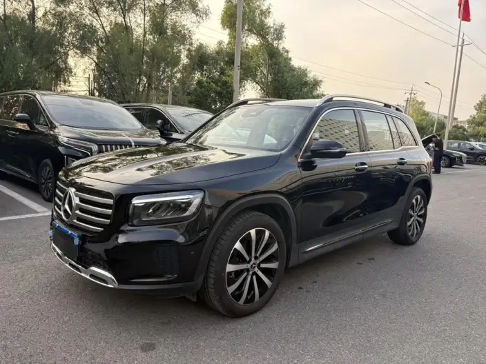 Mercedes-Benz GLB 2025 Model GLB 220 Fashion Model