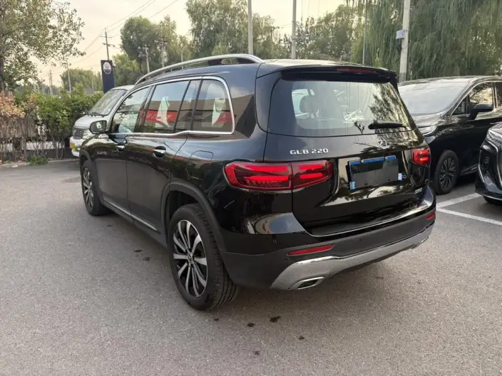 Mercedes-Benz GLB 2025 Model GLB 220 Fashion Model