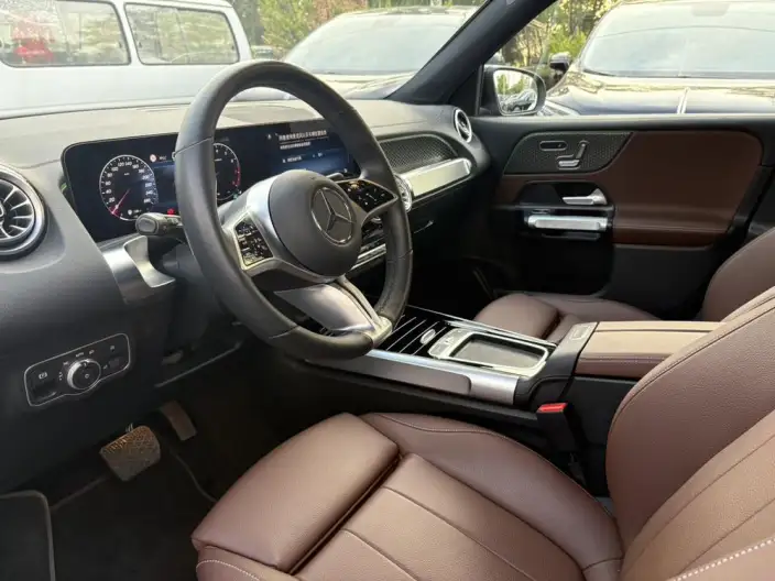 Mercedes-Benz GLB 2025 Model GLB 220 Fashion Model – фото 9