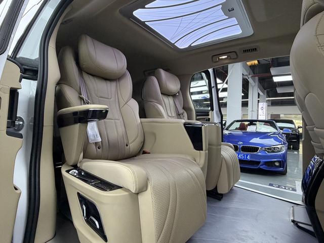 Bentley Bentayga 2022 4.0T V8 – фото 6