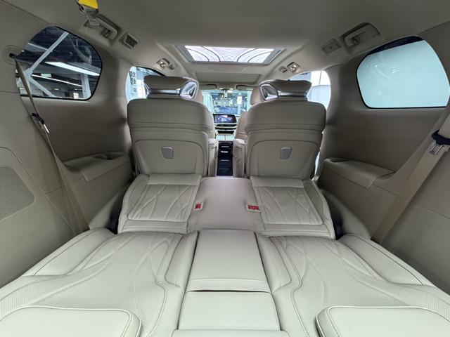 Bentley Bentayga 2022 4.0T V8 – фото 8