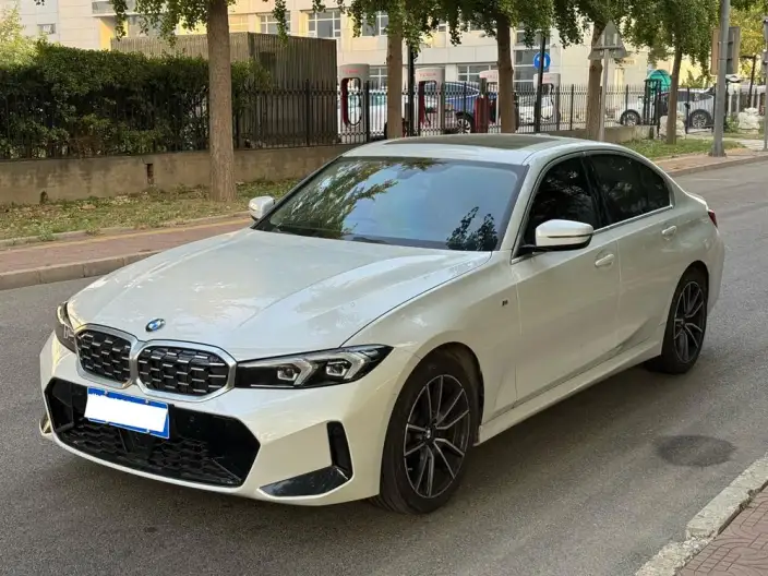 BMW 3 Series 2025 Model 325i M Sports Set – фото 1