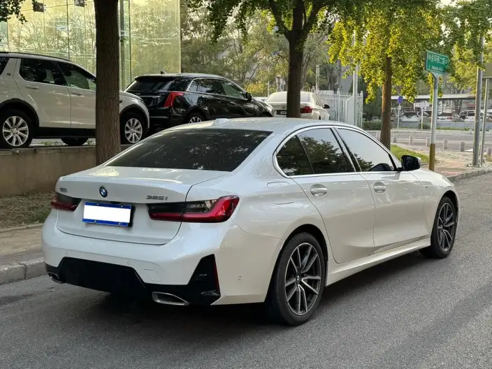 BMW 3 Series 2025 Model 325i M Sports Set – фото 5