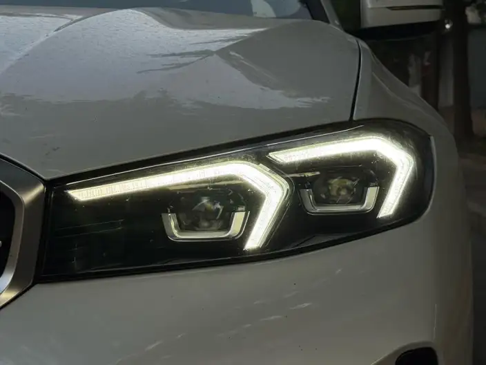 BMW 3 Series 2025 Model 325i M Sports Set – фото 6