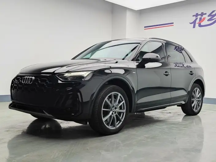 Audi Q5L 2023 Model 40T Luxury Dynamic Model – фото 1