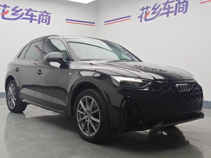 Audi Q5L 2023 Model 40T Luxury Dynamic Model – фото 3