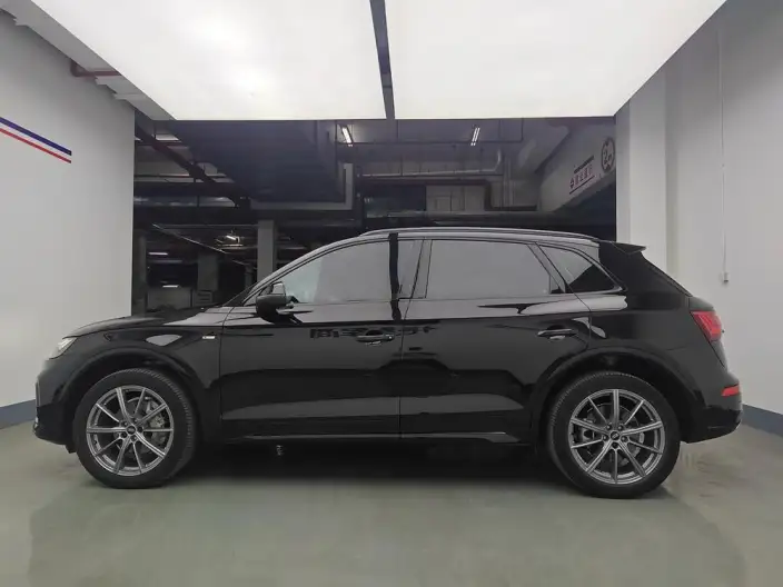 Audi Q5L 2023 Model 40T Luxury Dynamic Model – фото 4