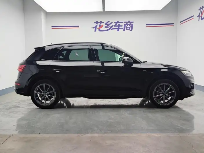 Audi Q5L 2023 Model 40T Luxury Dynamic Model – фото 8