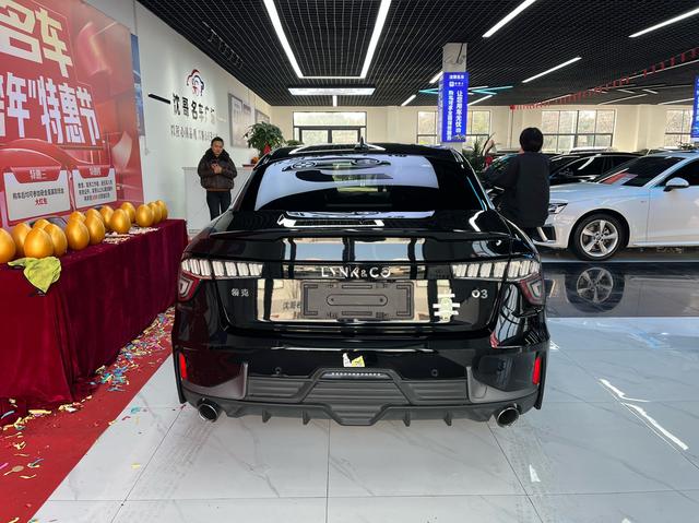 Lynk & Co 03 2019 2.0TD Auto Vigorous Pro – фото 9