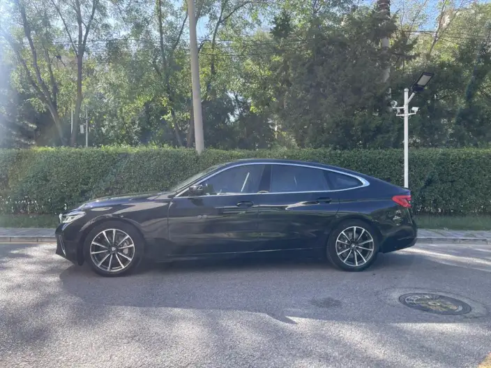 BMW 6 Series GT 2022 Model 630i Luxury Design Set