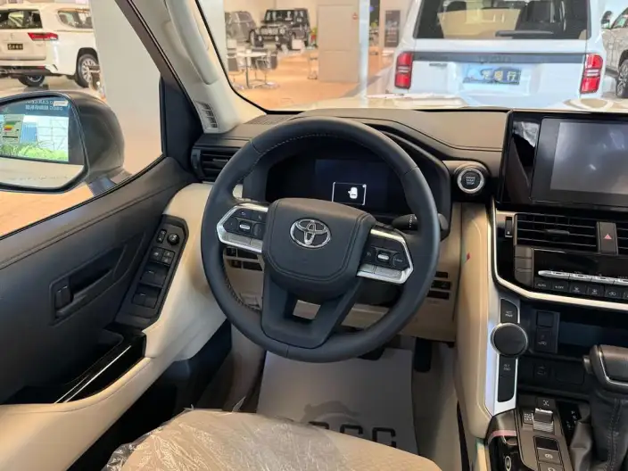 Land Cruiser (import 2026 Model 4.0L Automatic 4WD 7 seat Parallel Imported – фото 5