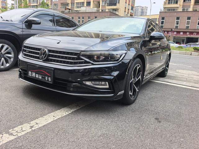 Volkswagen Magotan 2023 2-Millionth Anniversary 330TSI DSG Luxury – фото 1