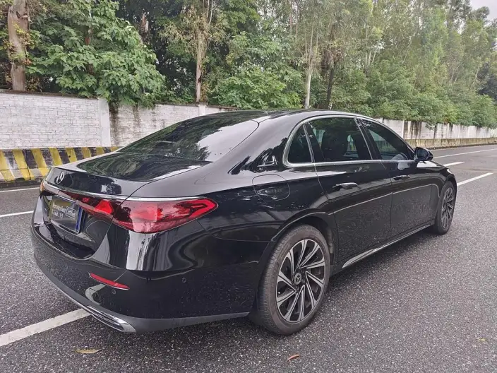 Mercedes-Benz E-Class 2025 Model E 300 L Luxury Model sedan – фото 5