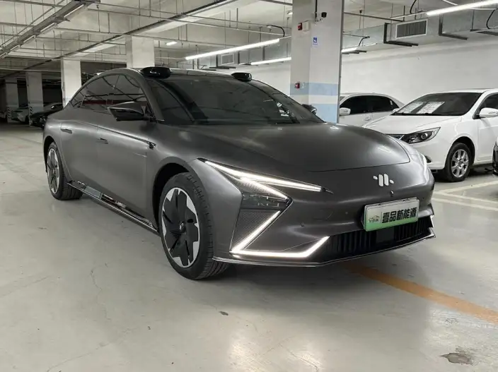 Zhiji L7 2022 Model Dynamic Edition