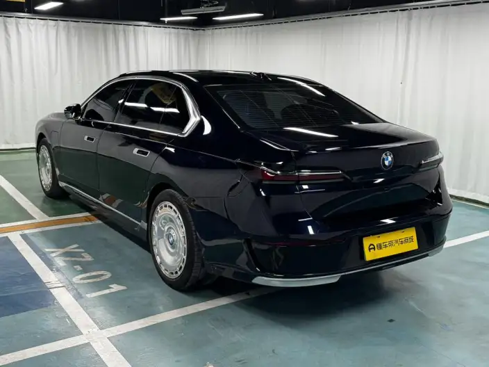 BMW i7 2023 Model eDrive50L Leading Model Luxury Set – фото 5