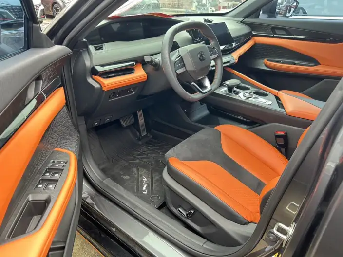 Changan UNI-V 2023 Model 1.5T Sports Edition – фото 10