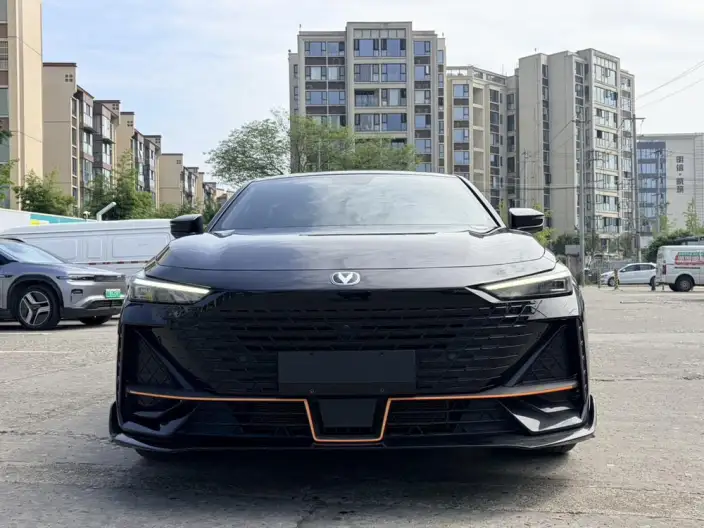 Changan UNI-V 2023 Model 1.5T Sports Edition – фото 2