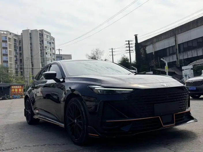 Changan UNI-V 2023 Model 1.5T Sports Edition – фото 3