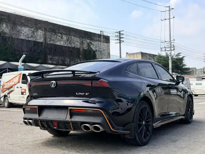 Changan UNI-V 2023 Model 1.5T Sports Edition – фото 6