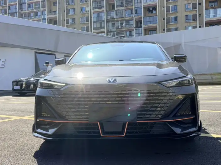 Changan UNI-V 2022 Model 1.5T Sports Edition – фото 2