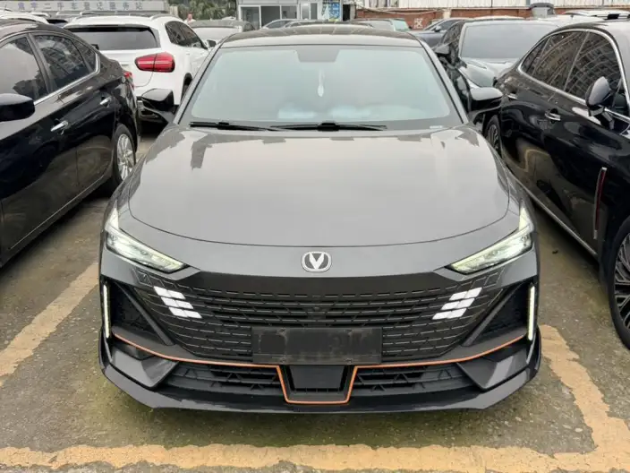 Changan UNI-V 2022 Model 1.5T Sports Edition – фото 2