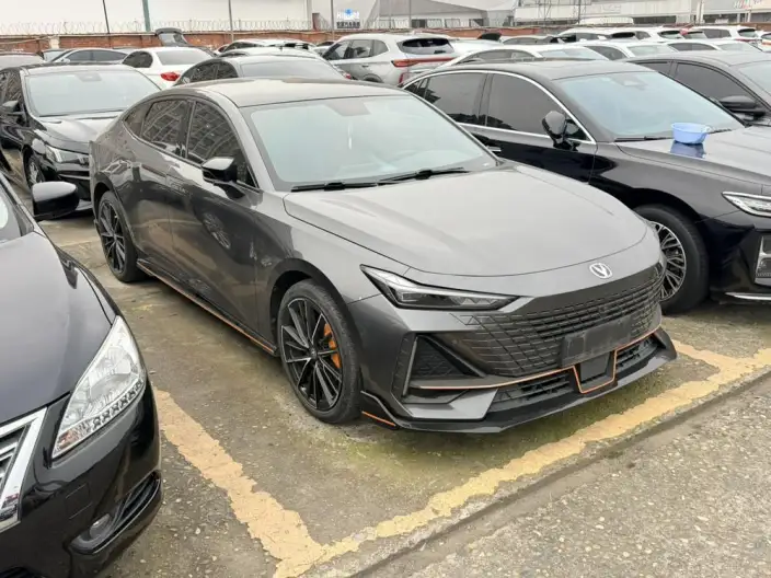 Changan UNI-V 2022 Model 1.5T Sports Edition – фото 3