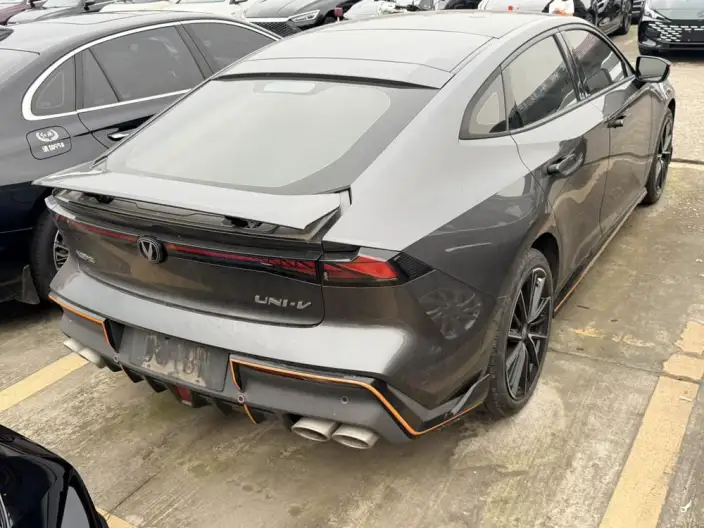 Changan UNI-V 2022 Model 1.5T Sports Edition – фото 5