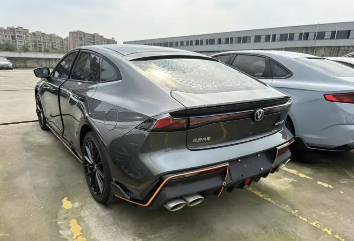 Changan UNI-V 2022 Model 1.5T Sports Edition – фото 4