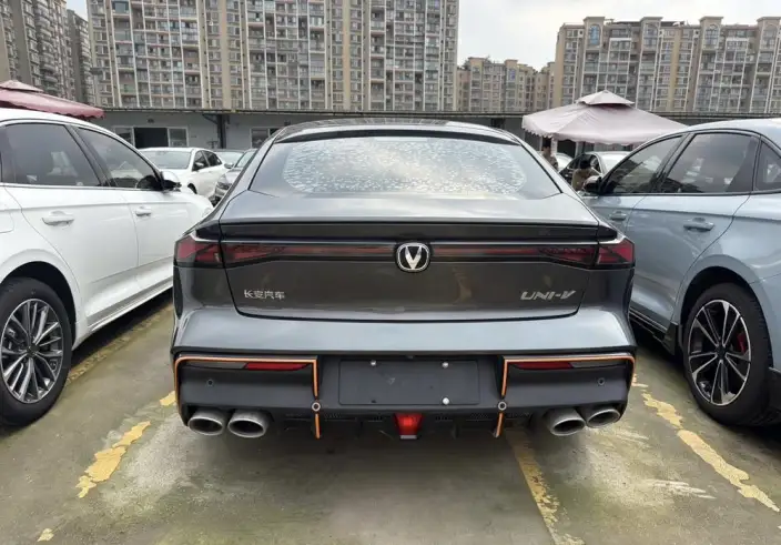 Changan UNI-V 2022 Model 1.5T Sports Edition – фото 5