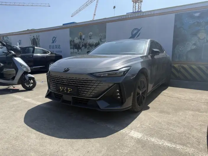 Changan UNI-V 2022 Model 1.5T Noble Model