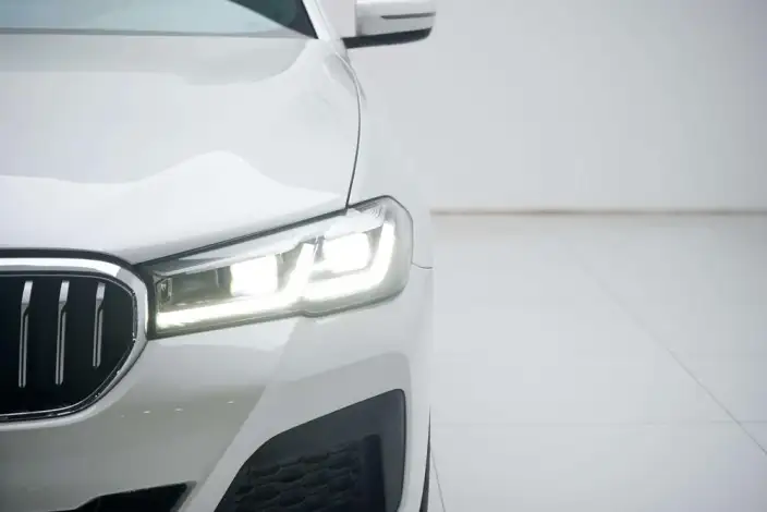 BMW 5 Series PHEV 2022 Model Facelift II 535Le M Sports Set – фото 7